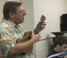 ukelele2009-230 Dave Pasant makes playing the uke easy and fun